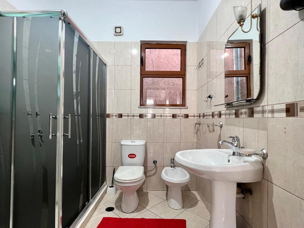 Comfort Home-Apartment Тирана Екстер'єр фото